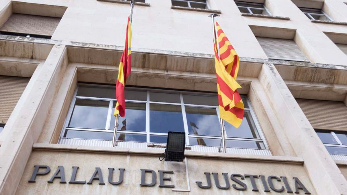Un any de presó per endur-se els electrodomèstics del pis abans que el desnonessin