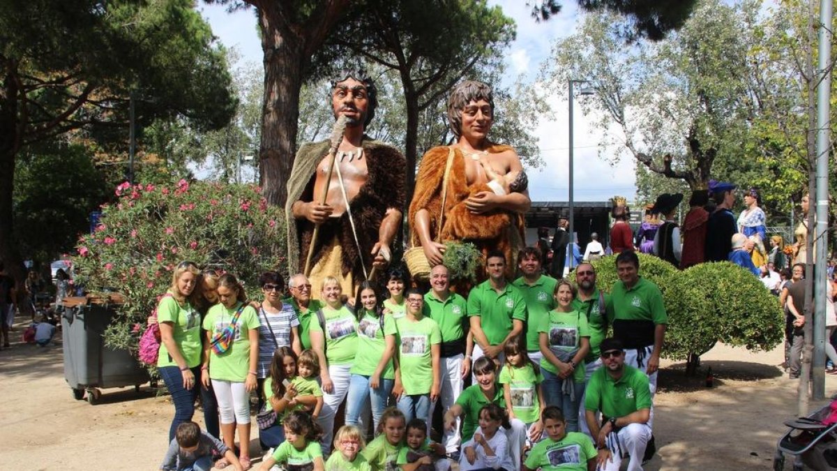 La giganta de la Espluga apadrina el nuevo gegantó de Verdú