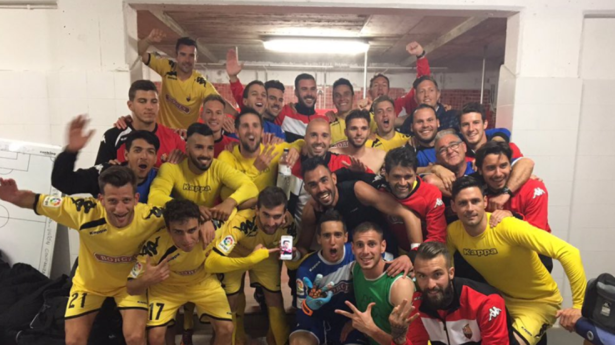 Sergi Roberto felicita el CF Reus por la victoria al derbi