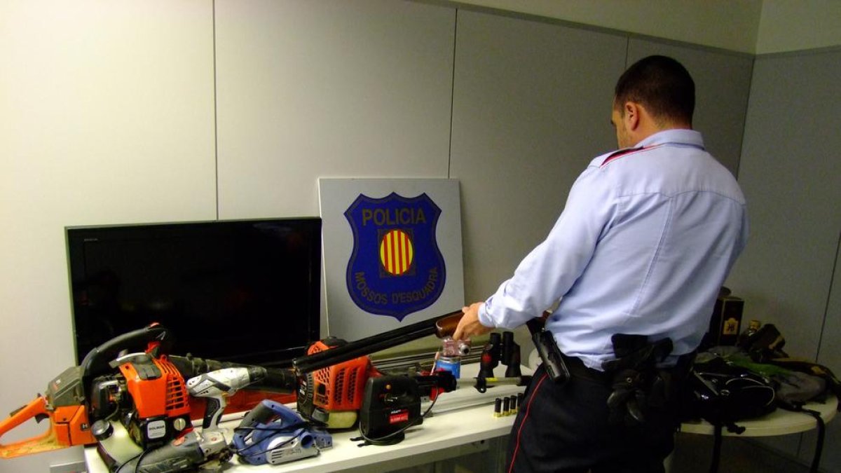 A presó dos homes per robatoris amb força en un immoble i magatzems agrícoles del Priorat