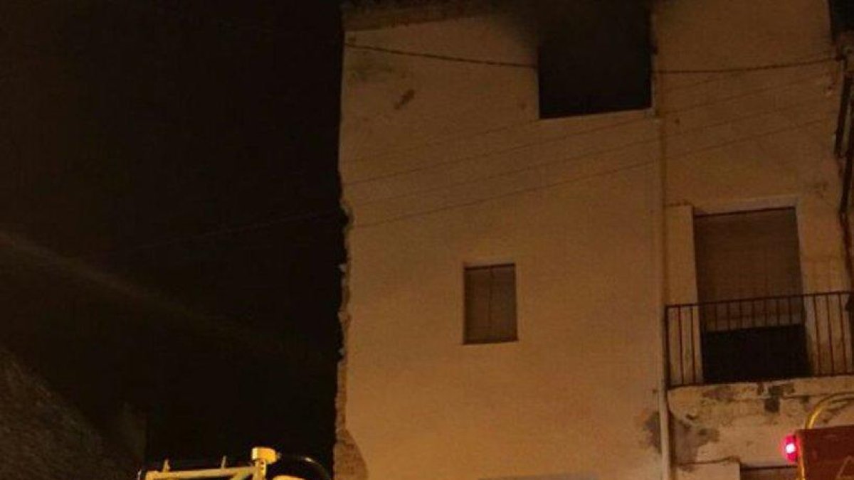 Un ferit amb cremades lleus en l'incendi d'un habitatge a Torredembarra