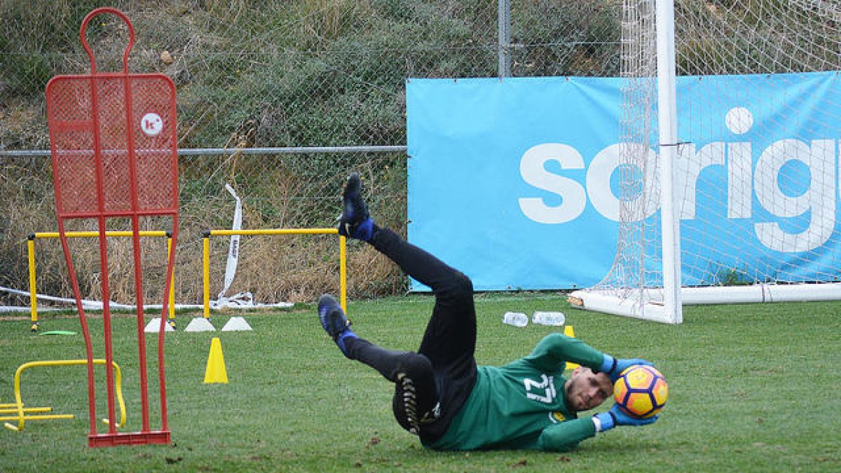 Dimitrievski es planteja el seu futur al Nàstic si no gaudeix de minuts