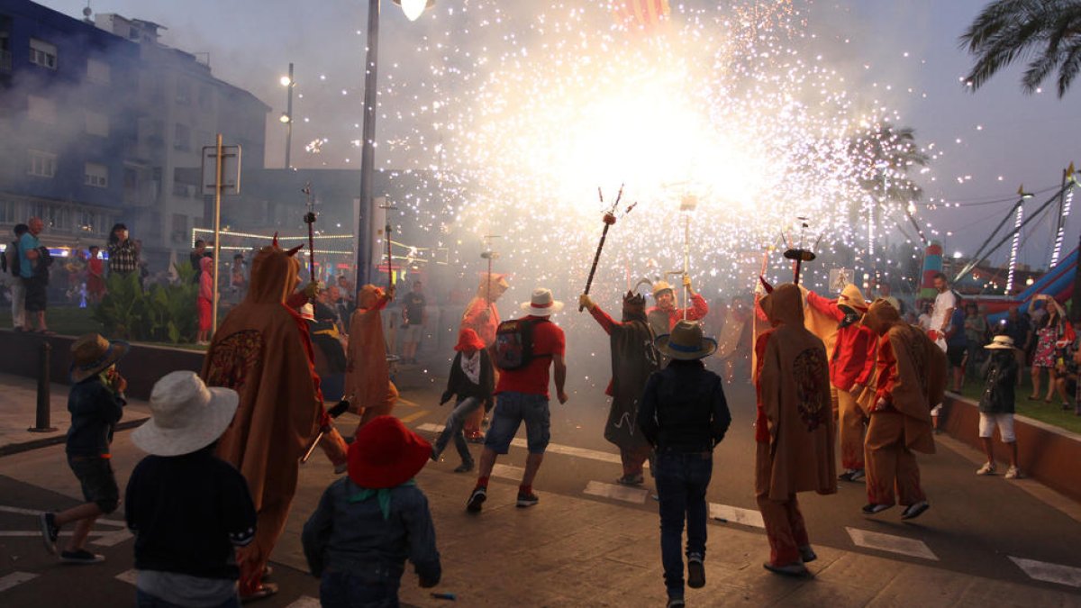 La coincidència dels Focs amb Sant Pere ha provocat «grans pèrdues» al Serrallo