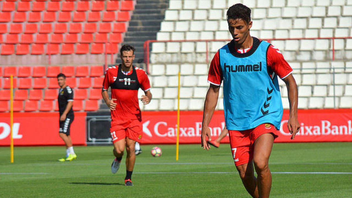 El Nou Estadi espera el líder