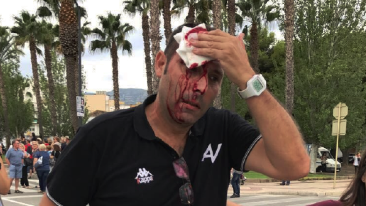 Policia Nacional impedeix el vot a cops de porra a Sant Carles de la Ràpita