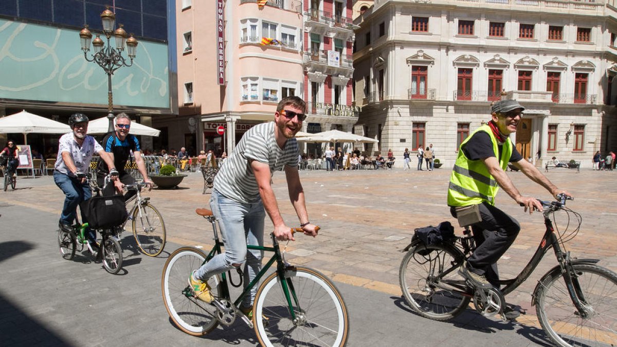 Una Ganxet Pintxo de rècord reparteix 238.000 tapes en la seva desena edició