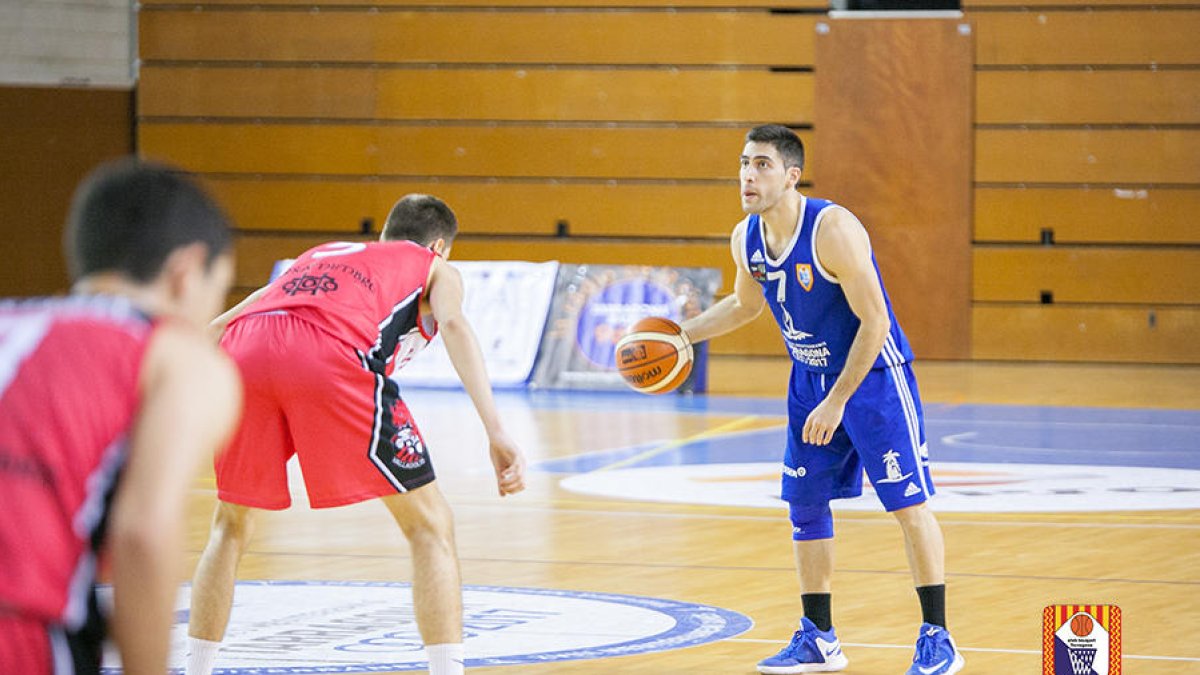 Quería jugar con la mano rota