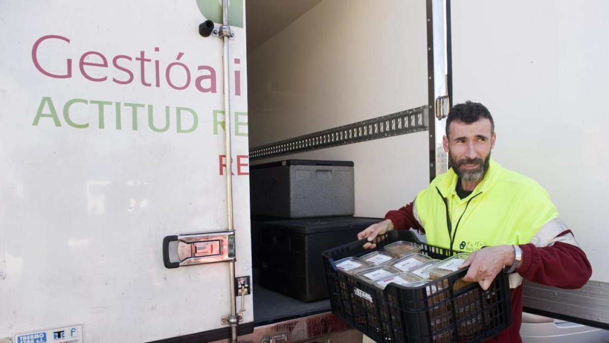 El Col·legi Pare Manyanet destina els menús que sobren al menjador social