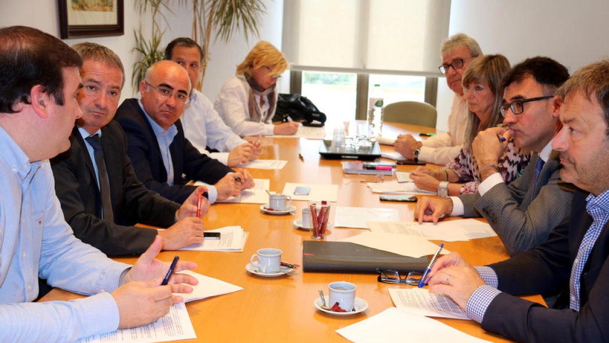 inversió, Lluís Salvadó, recaptació, risc mediambiental, grup treball, taxa, nuclear, Hisenda, Impost