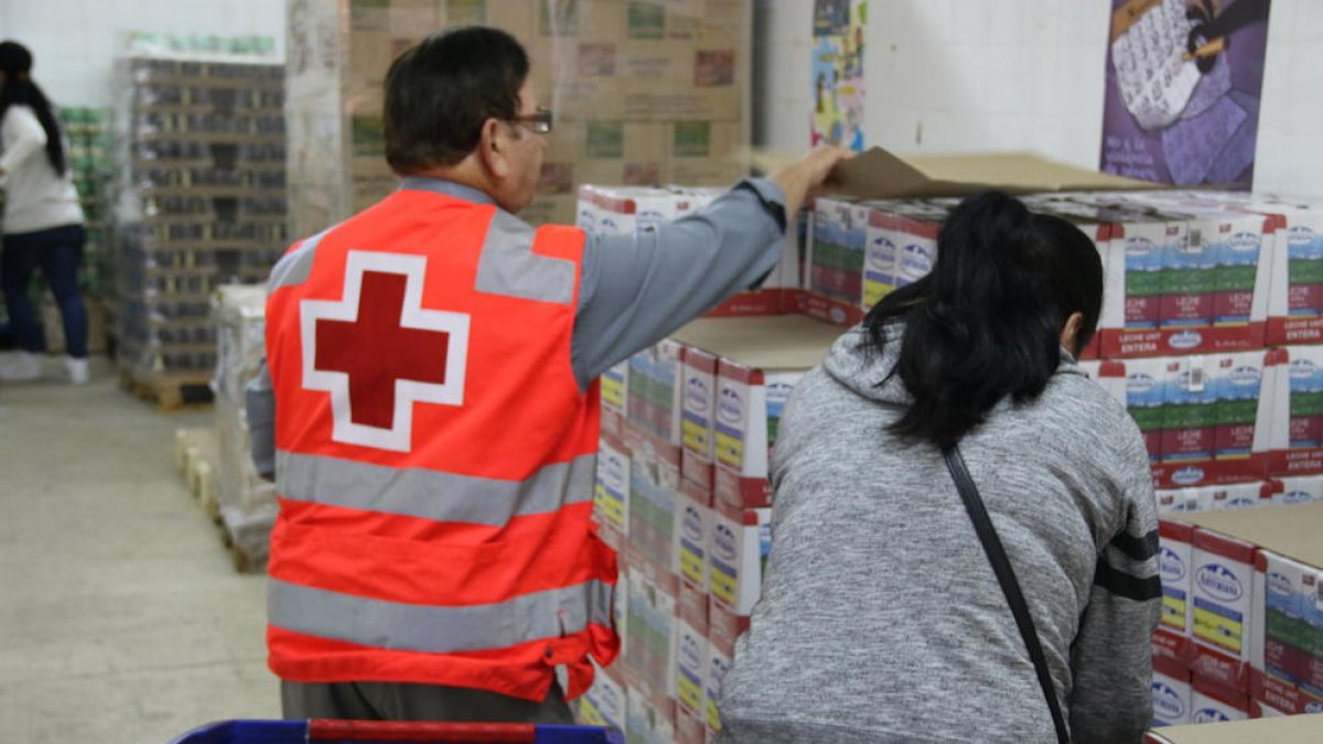 Creu Roja Tarragona reparteix més de 930 tones d'aliments a la demarcació en un any
