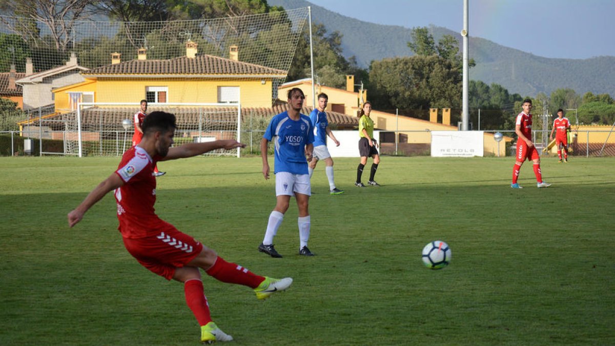 Maneta del Nàstic contra el Farners amb doblets d'Emaná i Delgado