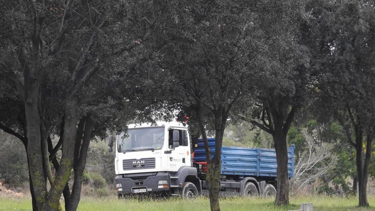 La Plataforma Salvem el Parc pide papeleras y sistemas de acequia