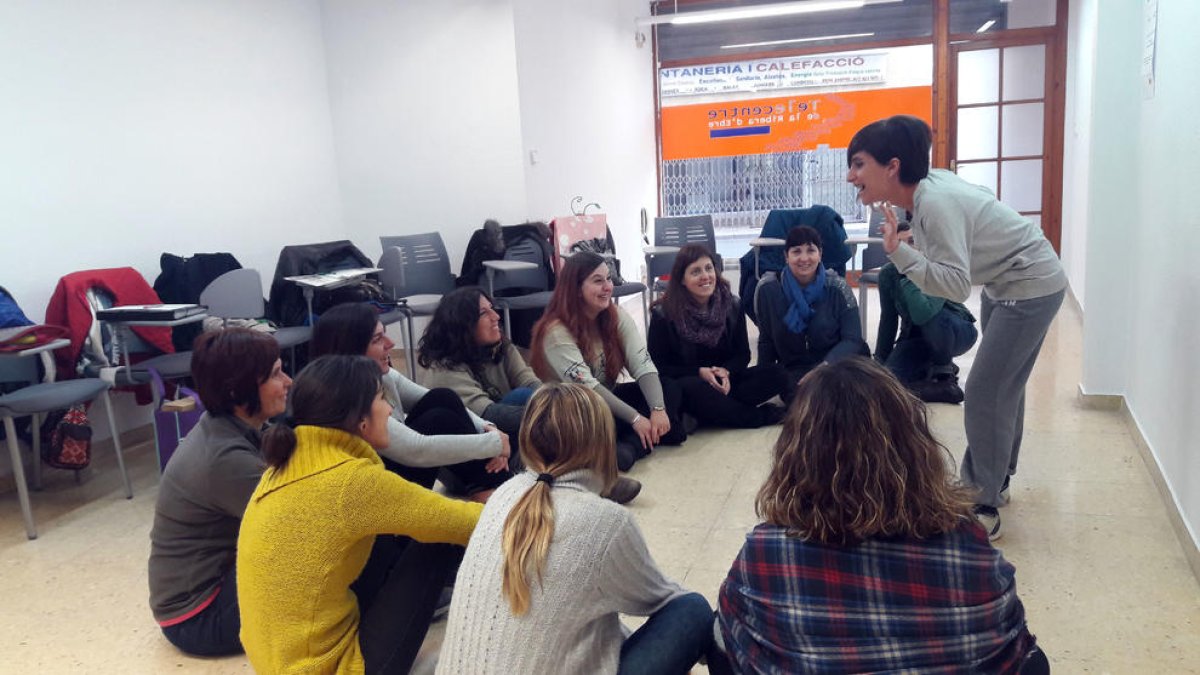 Dotze riberenques afronten el dificil art d'explicar contes