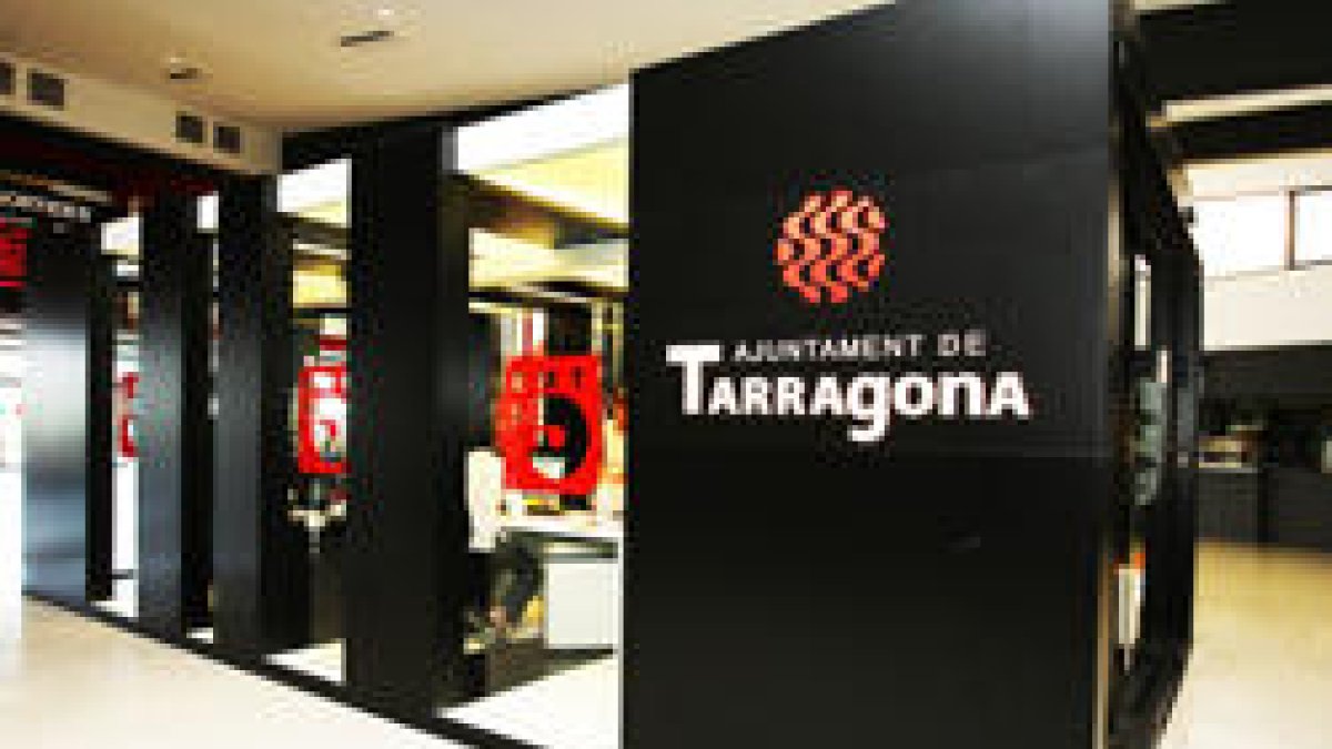 L'EMT redueix l'horari de l'oficina del carrer Soler i n'obre una de nova a l'Estació d'Autobusos