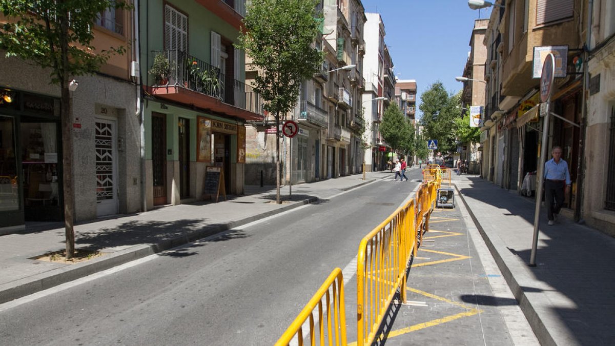 Un tall de la llum provoca pèrdues als comerciants del carrer Ample