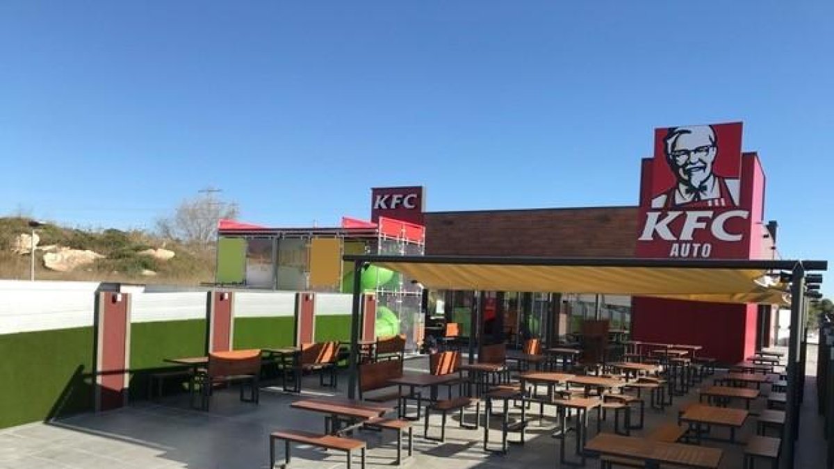 KFC tanca dos dies el restaurant de les Gavarres per a enregistrar-hi un anunci televisiu