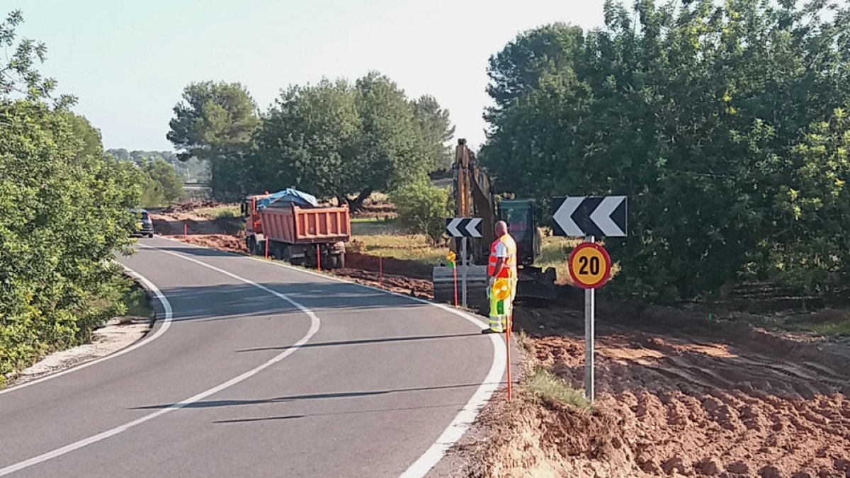 En marxa les obres per adequar l'accés viari i la travessera urbana de la Pobla de Montornès