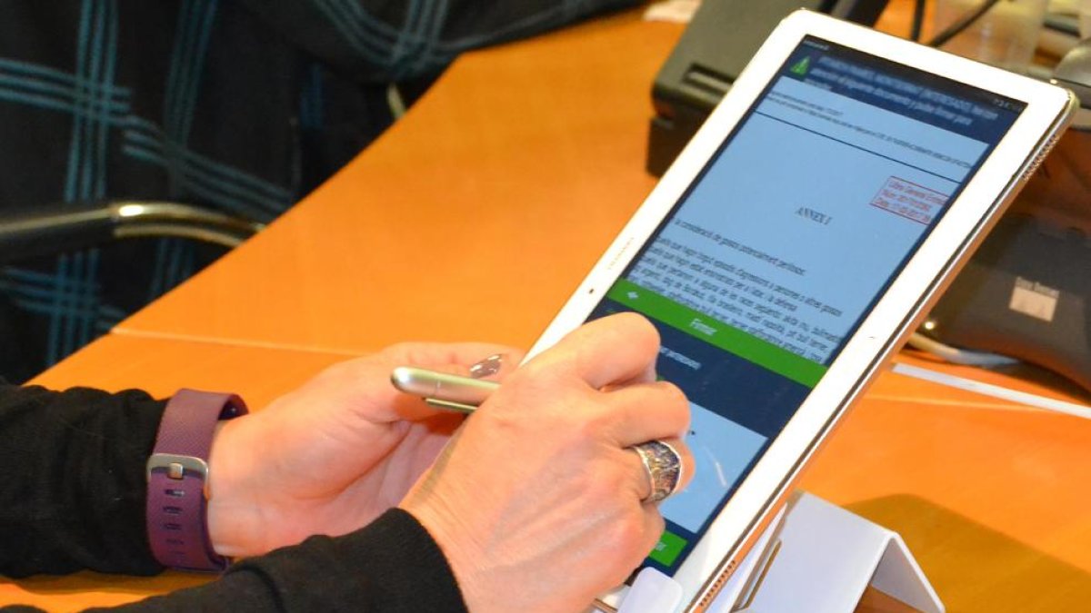 La ley aporta al consistorio margen hasta el 2018 en la administración electrónica