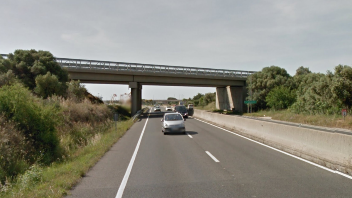 Un ferit lleu en un accident amb dos turismes implicats a Vilaseca