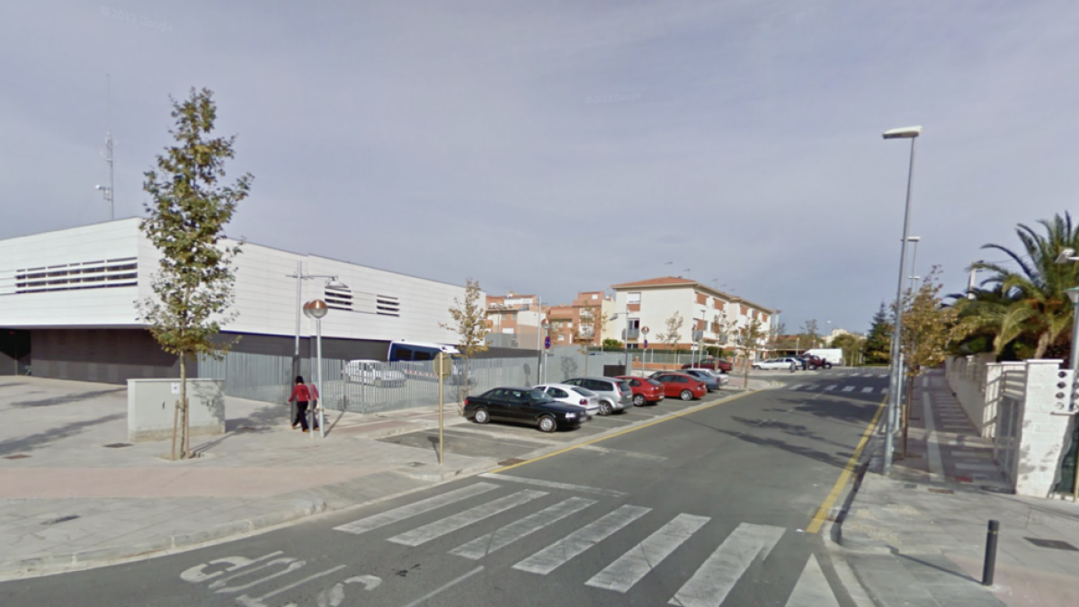 La colpeja amb un martell perquè li dóna carabasses però la policia no ho considera violència de gènere