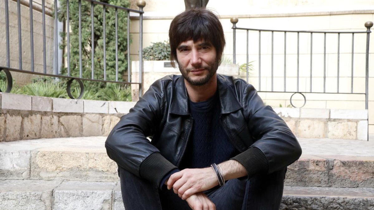 Joan Masdéu retorna a l'essència amb 'Innocents': «És un disc d'amor a un mateix»