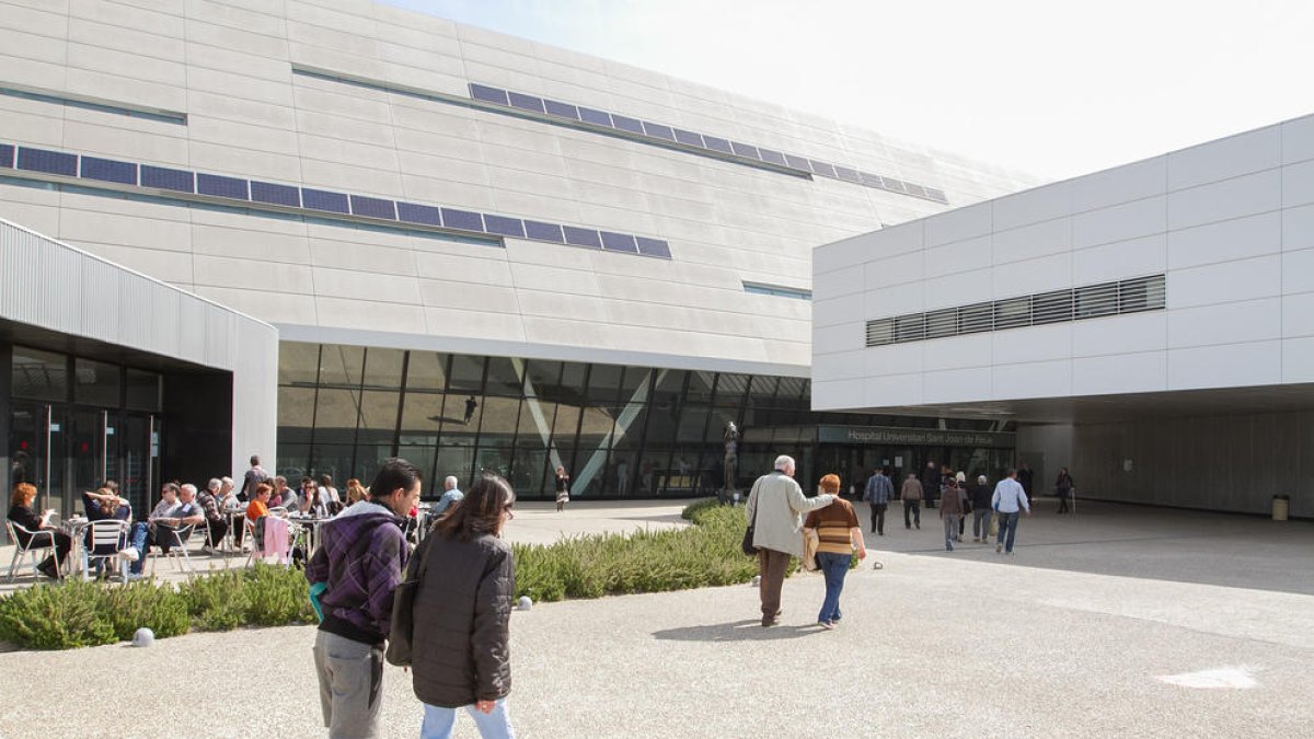 La plantilla de l'Hospital denunciarà si no rep les DPO del 2016 aquest mes