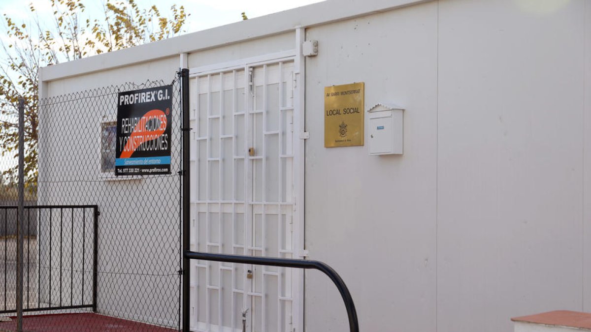 El consistori cedeix un barracó en un solar com a local de l'AV Montserrat