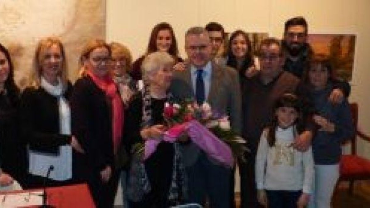 Homenajean a Josepa Morell, de 92 años, por Santa Àgueda