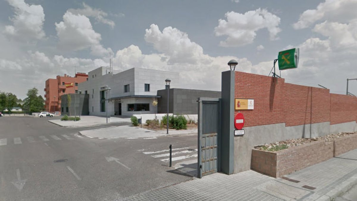 Detingut un monitor de música per abusar d'una alumna de tres anys