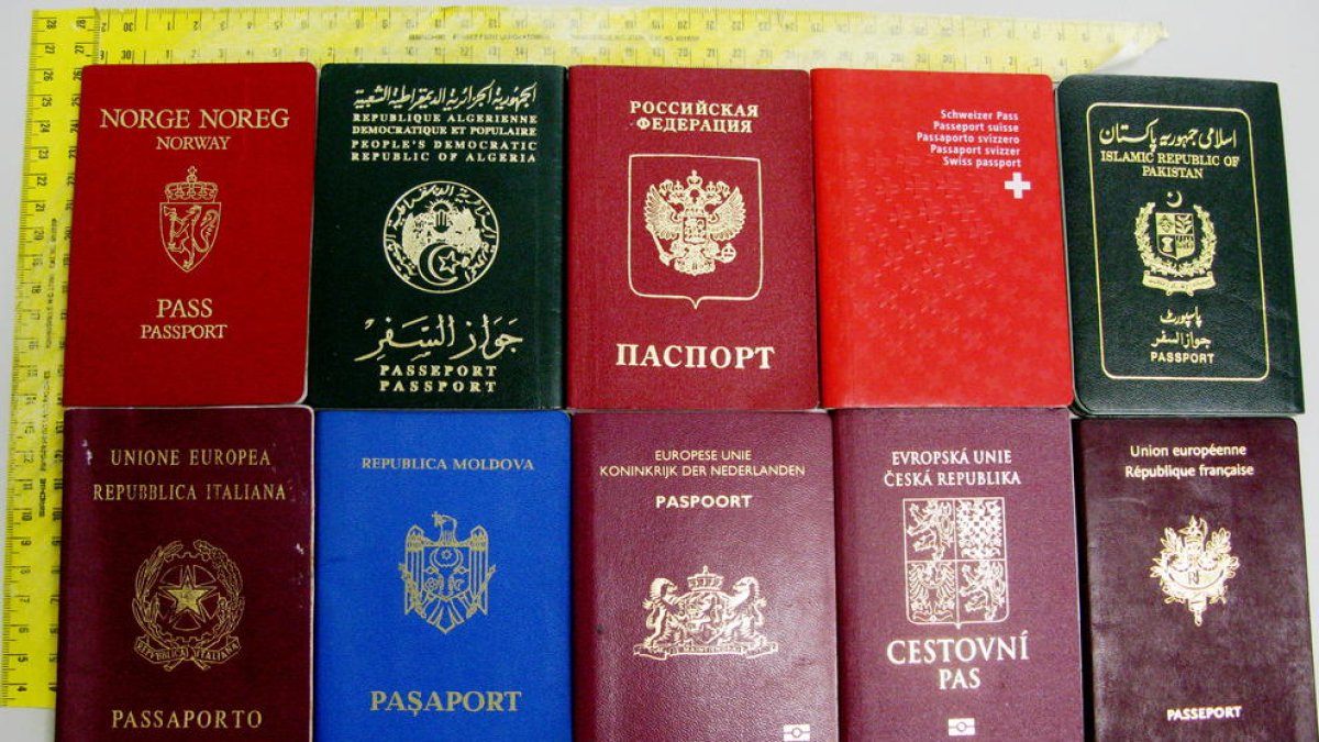 robatori, antecedents, ordinadors, passaports, furt, detingut, documentació, interior, mòbils, operatiu, cotxes, Benicarló