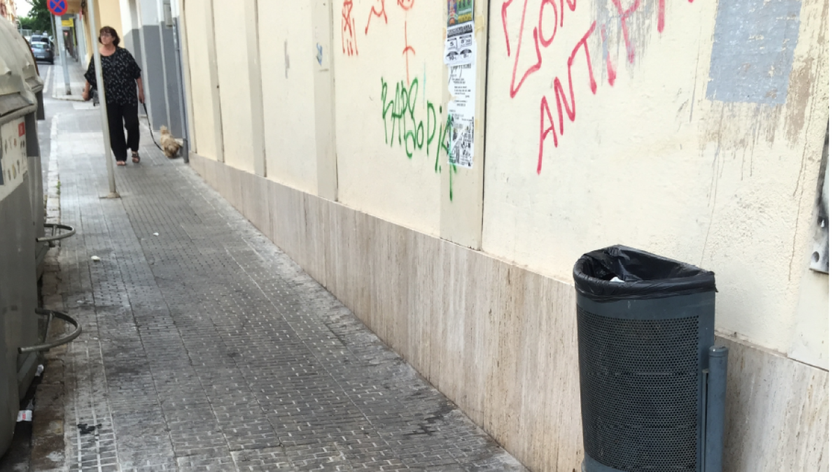 Avui Democràcia denuncia la falta de limpieza en las calles de Torredembarra