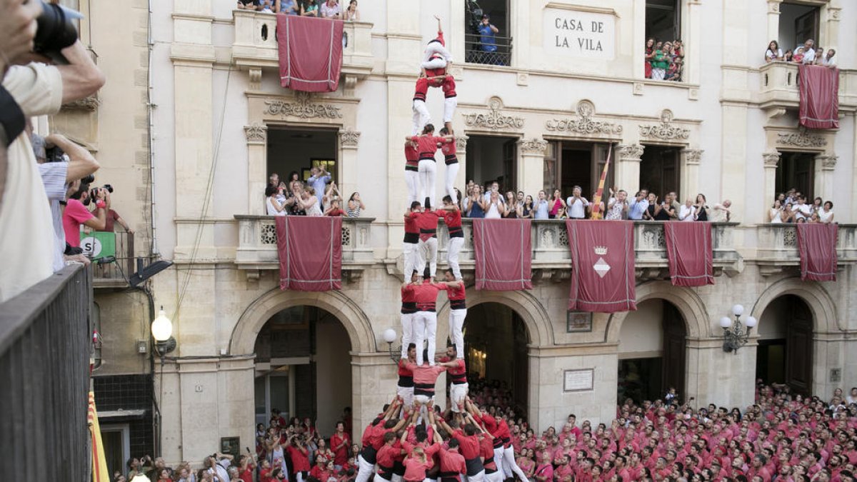 La plaça del Blat viu una diada de Firagost plàcida, però sense el 3de10fm