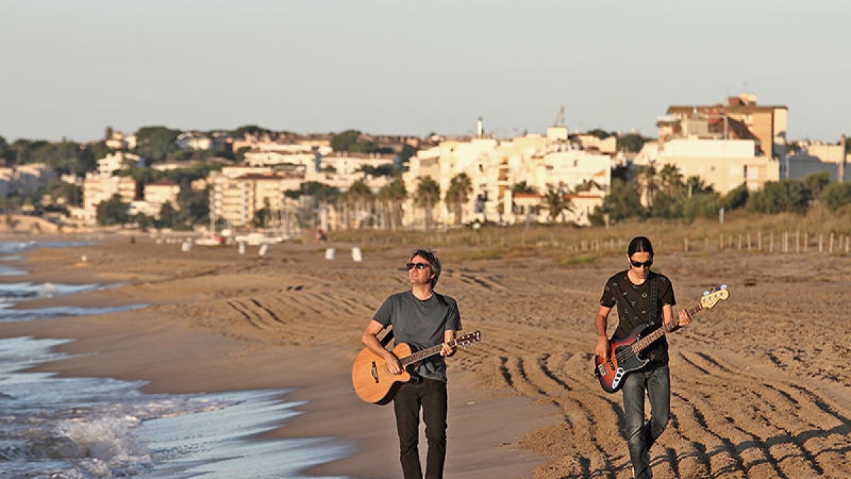El duet torrenc Tres presenta 'La sal de la Mar' al cicle de la Roca Foradada