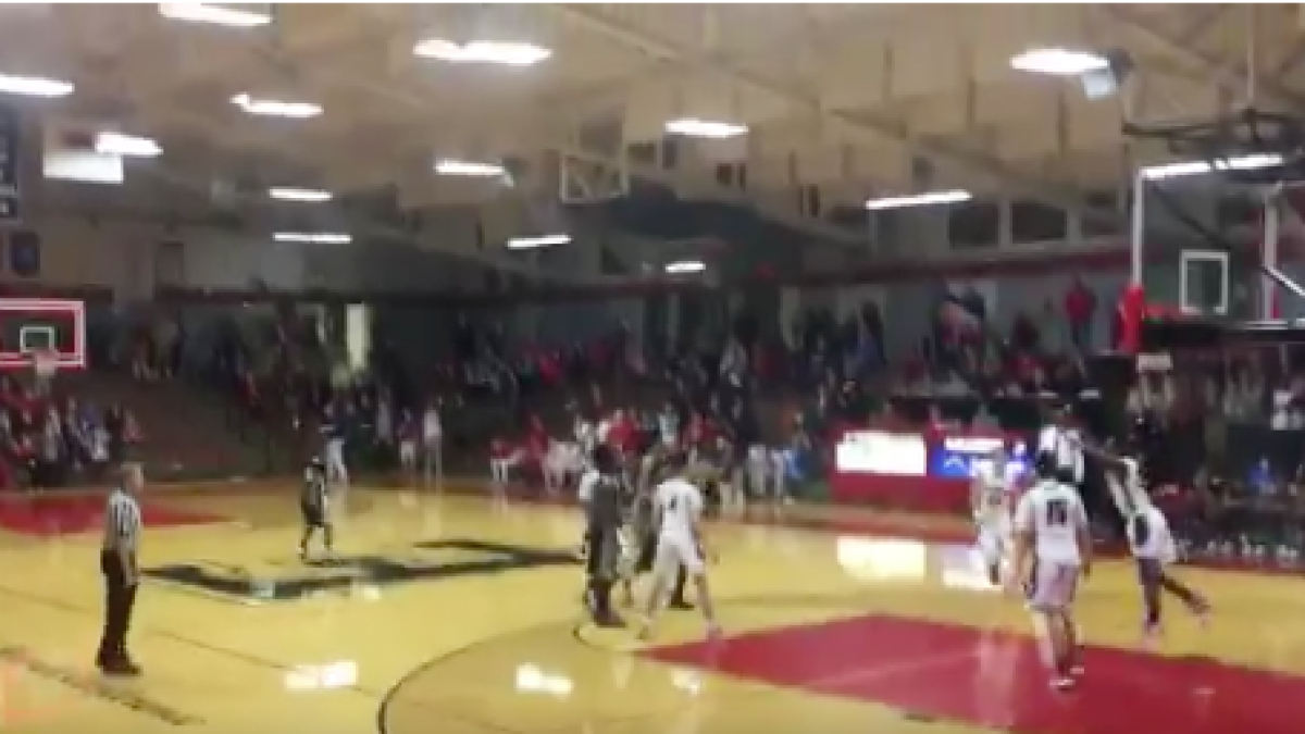 Només quedava mig segon i guanyen amb una cistella impossible