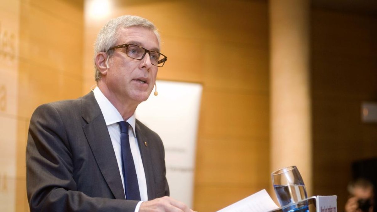 Ballesteros: «Hi ha grups que no fan ni brot, només mocions al ple»