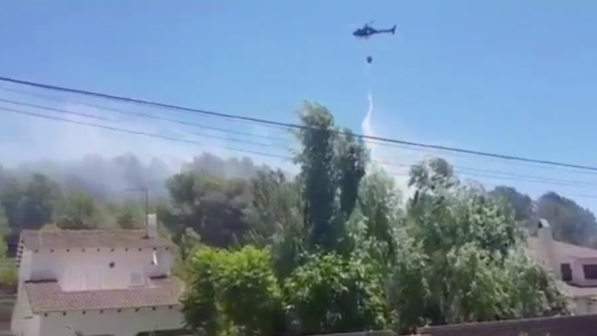 Un fuego quema más de 2.000 metros cuadrados de matorrales en el Vendrell