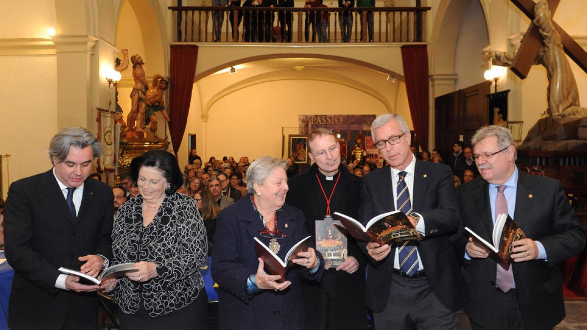 La Congregació de la Soledat celebra el 25è aniversari del pas portat a espatlles