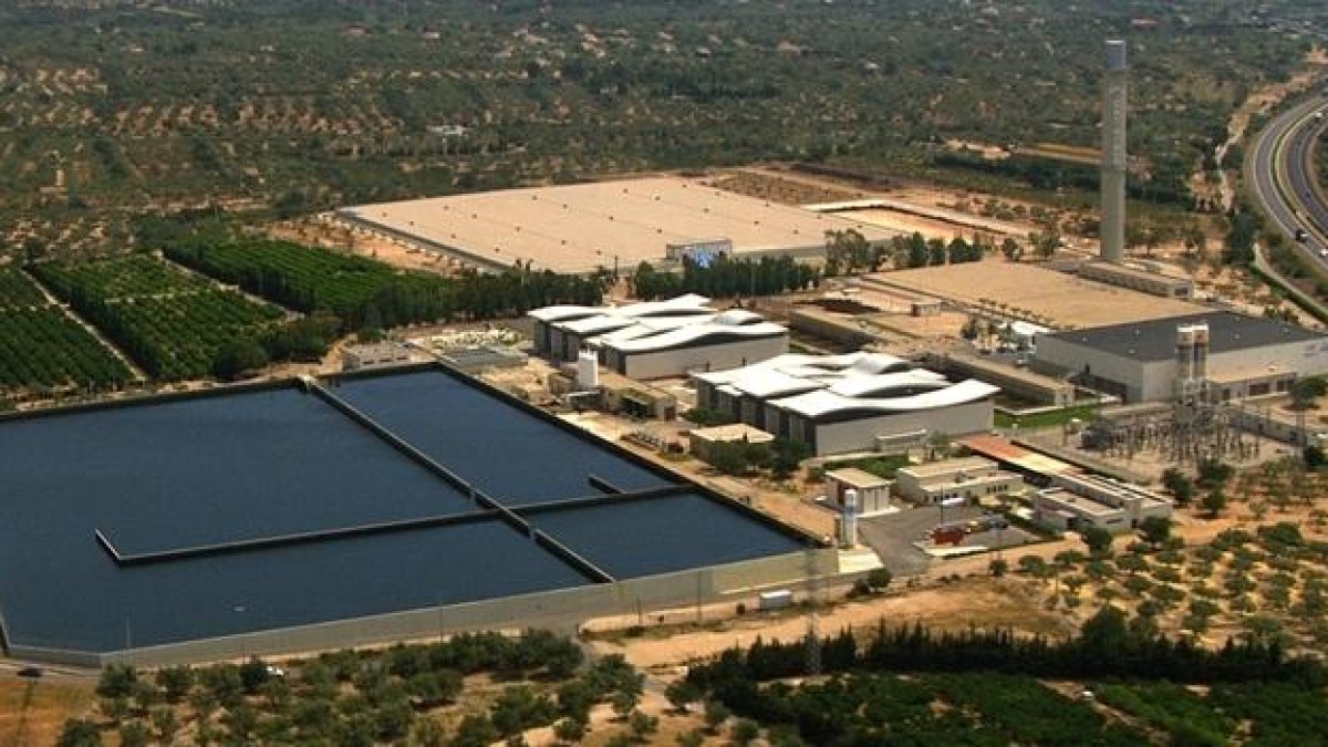 La reactivación turística y la sequía inciden en el consumo de agua del CAT