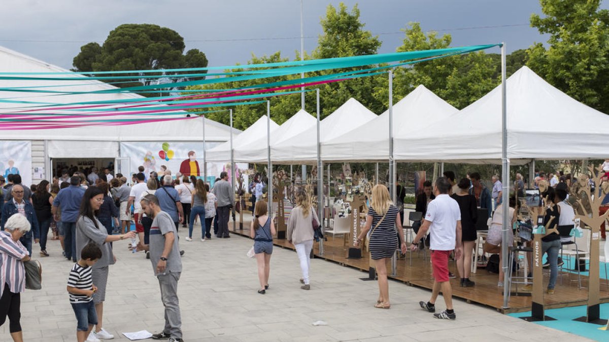 Un inspector de trabajo se presenta en la Feria de Cambrils para revisar stands y bares