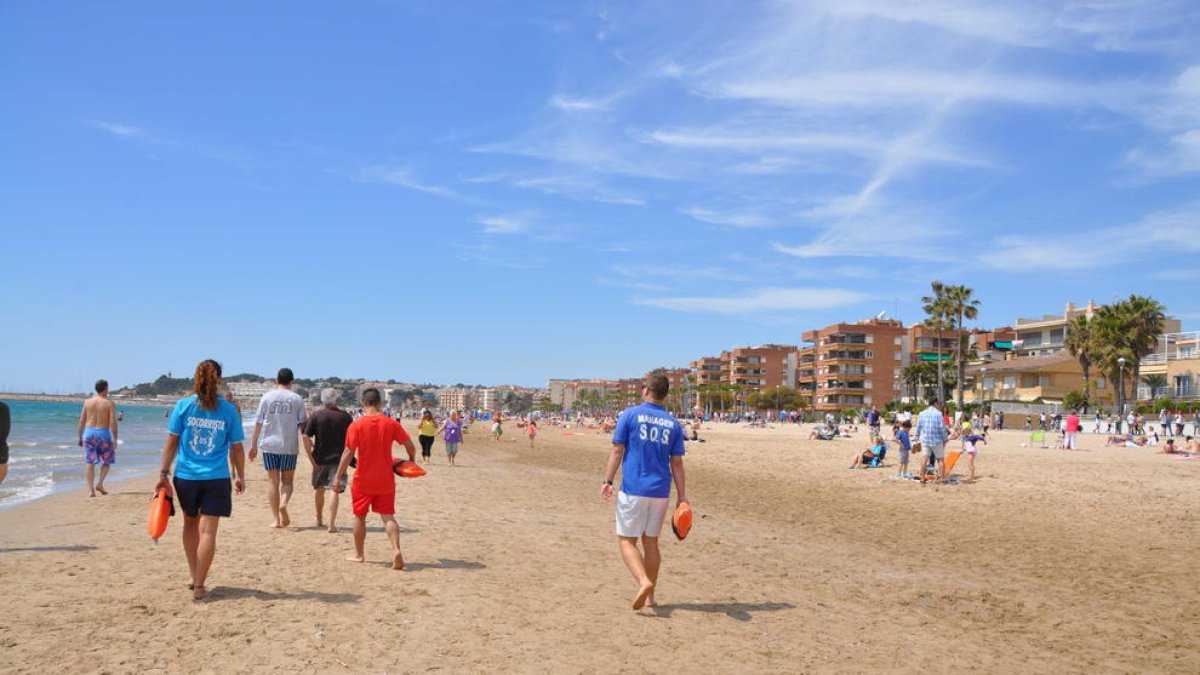 Las playas de Torredembarra tendrán socorristas por Semana Santa