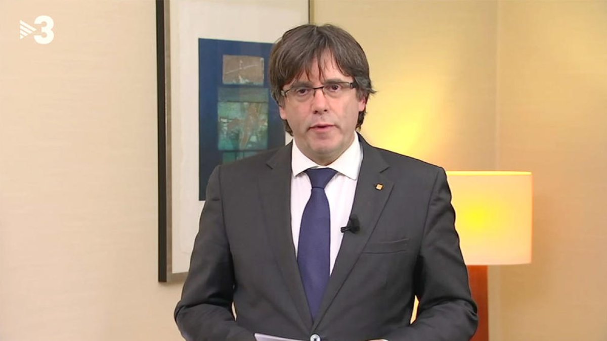 Puigdemont veu en l'empresonament de part del Govern un «cop» contra el 21-D i fa una crida a Europa