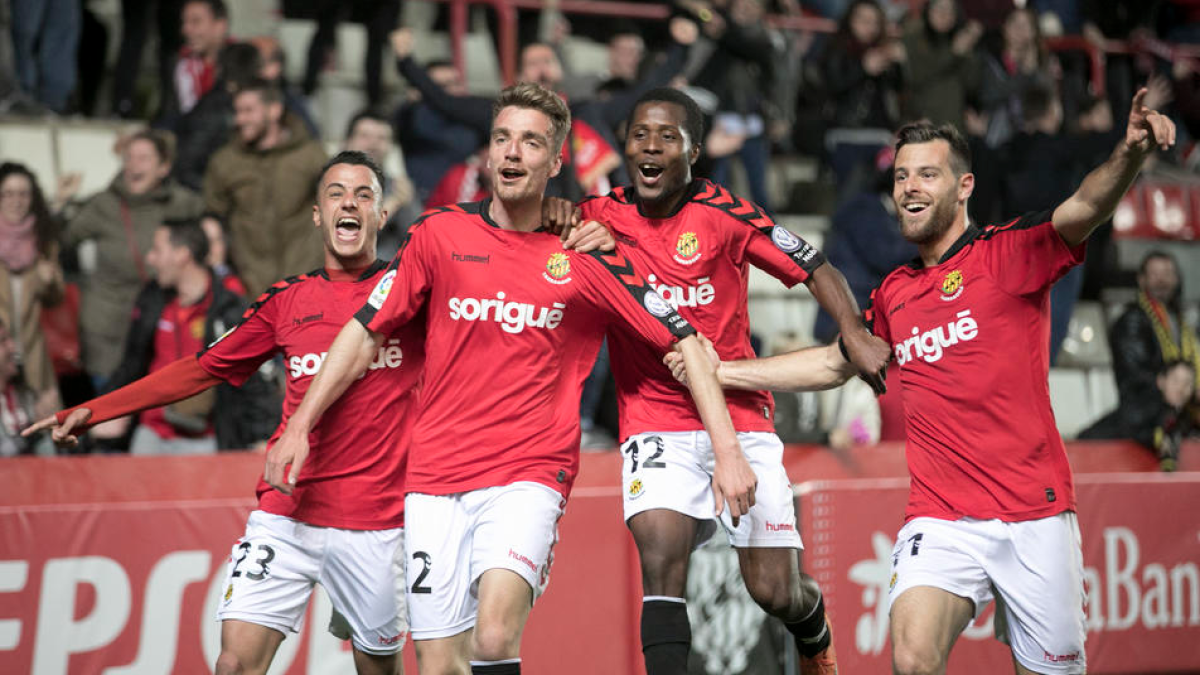 Manu Barreiro celebra un gol al Nou Estadi.