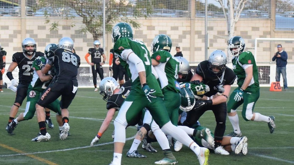 Més de 600 veus demanen camp propi