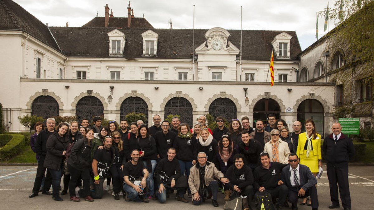 L'Esbart Santa Tecla de Tarragona ha visitat les bodegues i el monestir de la Chartreuse