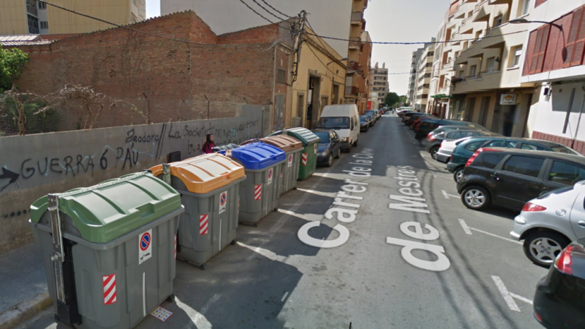 Quema un contenedor en la calle Closa de Mestres