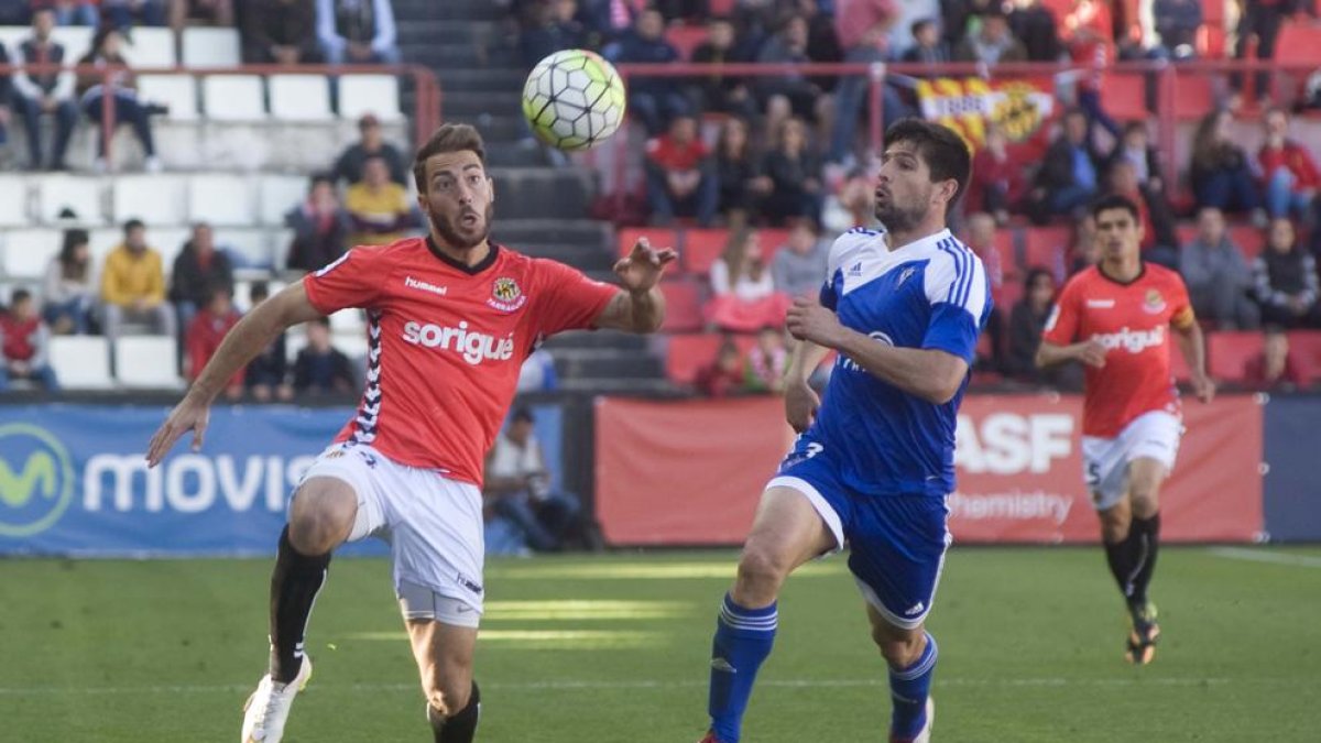 El Nàstic cae de la zona de ascenso directo, pero sigue dependiendo de él