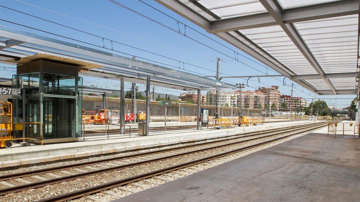 Adif renovará el tramo de vías entre en Barcelona y Móra la Nova a partir del lunes