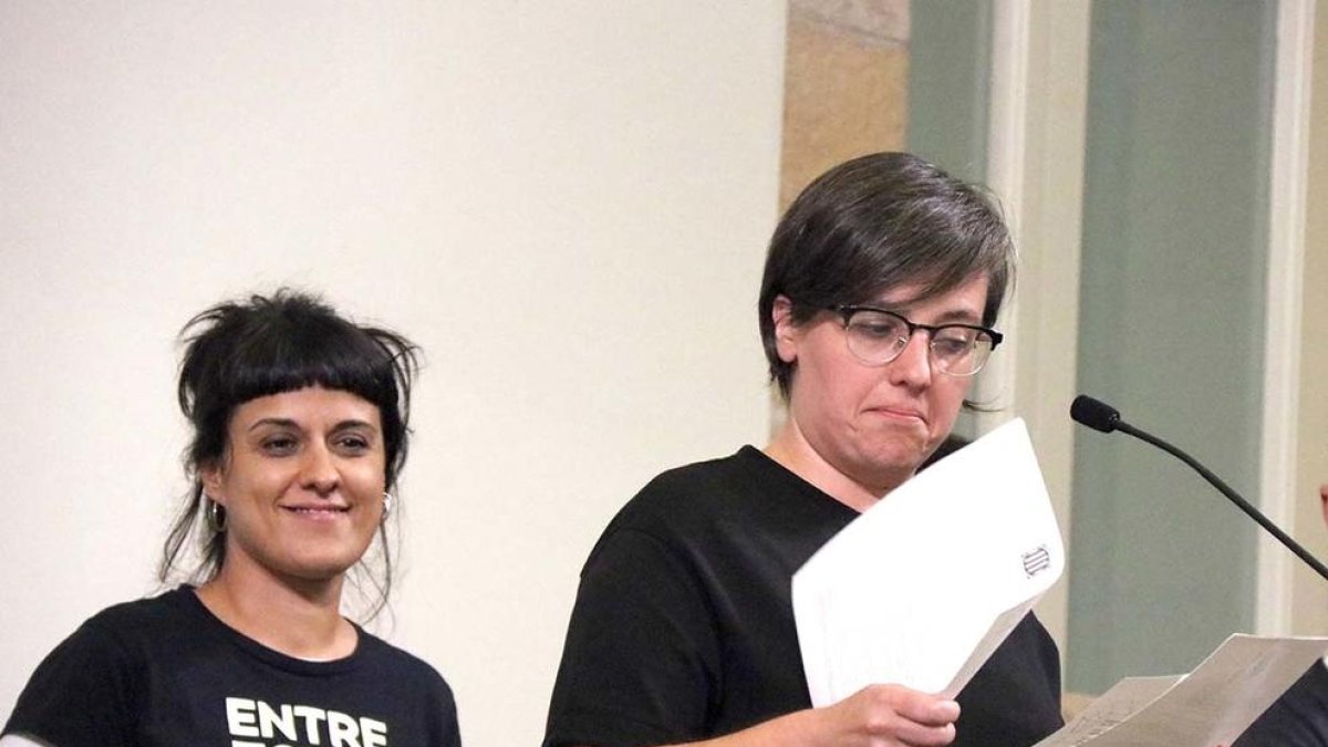 La CUP pressiona Puigdemont perquè respongui a Rajoy que s'ha proclamat la república