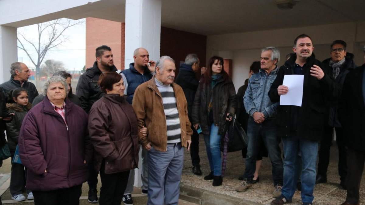 signatures, incendi, Llum, elèctrica, pobresa energètica, mortal, Mas Pellicer, barri, Valentín Rodríguez, Reus