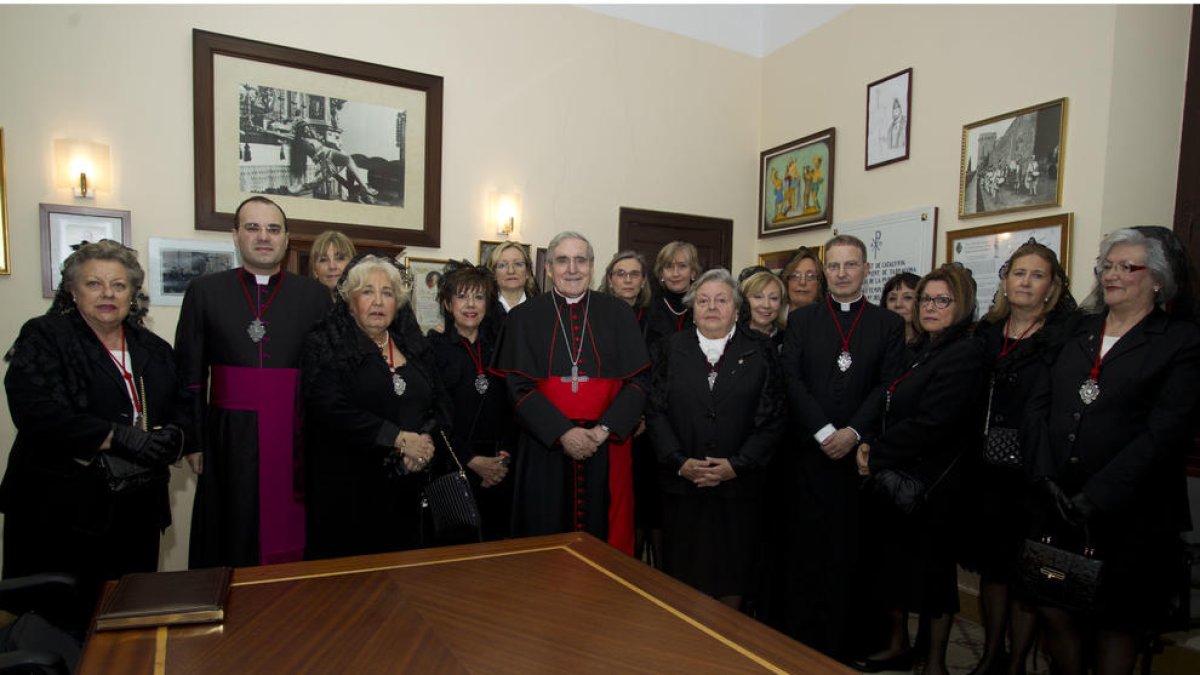 El Cardenal Sistach visita la Congregació de Senyores de la Puríssima Sang